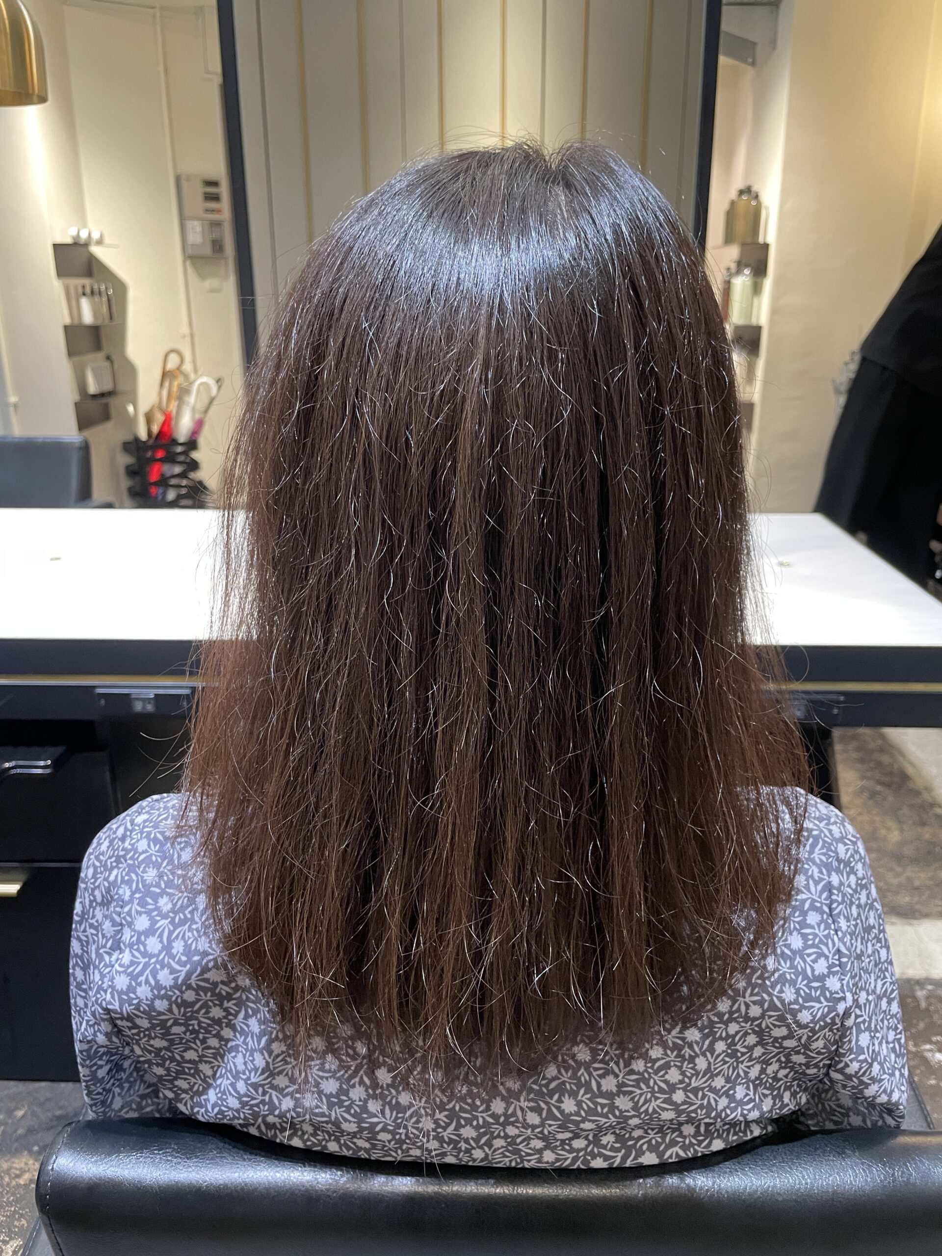 [くせ毛必見]縮毛矯正ってどれくらいもつの？来店者の9割が縮毛矯正を占める美容師が徹底解説！