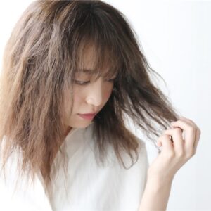 縮毛矯正でビビリ毛になったら？原因・対処法と「ならない」ための予防策